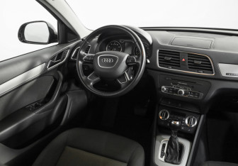 Подержанный автомобиль Audi Q3 2014 года (9 фото)