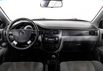 Подержанный автомобиль Chevrolet Lacetti Sedan 2006 года (10 фото)
