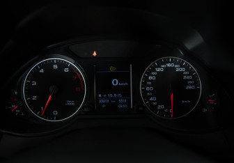 Подержанный автомобиль Audi Q5 2011 года (13 фото)