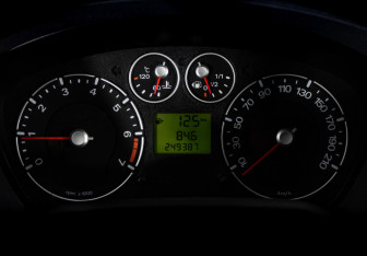 Подержанный автомобиль Ford Fusion 2007 года (14 фото)