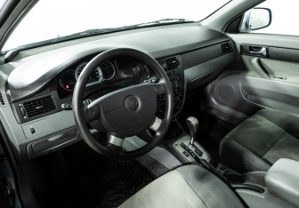 Подержанный автомобиль Daewoo Gentra Sedan 2014 года (11 фото)