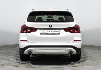 Подержанный автомобиль BMW X3 2020 года (6 фото)