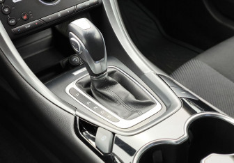Подержанный автомобиль Ford Mondeo Sedan 2015 года (18 фото)