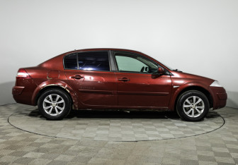 Подержанный автомобиль Renault Megane Sedan 2007 года (4 фото)