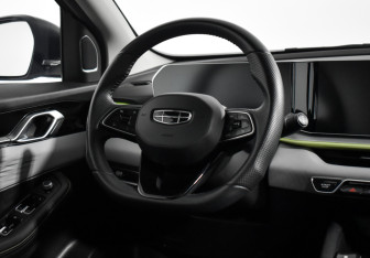 Подержанный автомобиль Geely Coolray 2023 года (15 фото)
