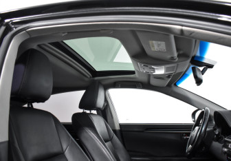 Подержанный автомобиль Lexus ES 2012 года (18 фото)