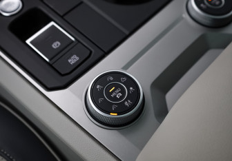 Подержанный автомобиль Volkswagen Touareg 2021 года (20 фото)