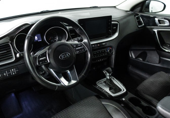 Подержанный автомобиль Kia Ceed Wagon 2021 года (11 фото)