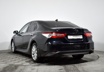 Подержанный автомобиль Toyota Camry Sedan 2021 года (7 фото)
