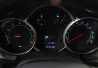 Подержанный автомобиль Chevrolet Cruze Wagon 2014 года (12 фото)