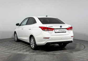 Подержанный автомобиль Changan Alsvin 2024 года (7 фото)