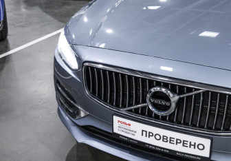Подержанный автомобиль Volvo S90 2017 года (6 фото)