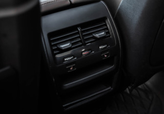 Подержанный автомобиль BMW X5 2019 года (3 фото)