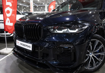 Подержанный автомобиль BMW X5 2020 года (3 фото)