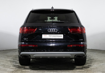 Подержанный автомобиль Audi Q7 2019 года (6 фото)