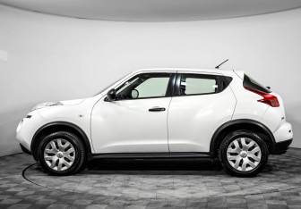 Подержанный автомобиль Nissan Juke 2014 года (7 фото)