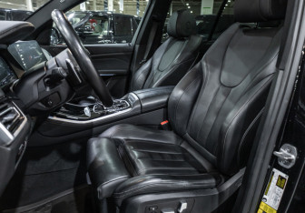 Подержанный автомобиль BMW X5 2022 года (17 фото)