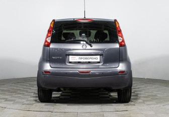 Подержанный автомобиль Nissan Note 2007 года (6 фото)