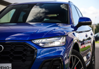 Подержанный автомобиль Audi Q5 2021 года (2 фото)