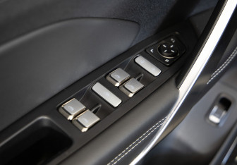 Подержанный автомобиль Geely Atlas Pro 2024 года (24 фото)