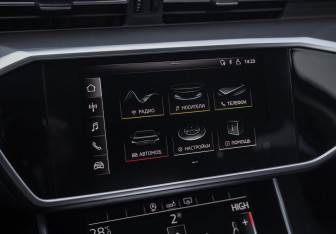 Подержанный автомобиль Audi A6 Sedan 2020 года (17 фото)