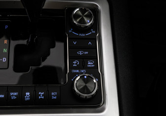 Подержанный автомобиль Toyota Land Cruiser Suv 2020 года (19 фото)