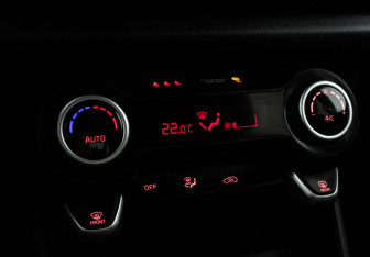 Подержанный автомобиль Kia Picanto 2023 года (17 фото)