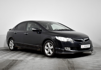 Подержанный автомобиль Honda Civic Sedan 2008 года (3 фото)