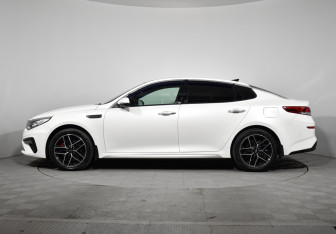 Подержанный автомобиль Kia Optima Sedan 2019 года (8 фото)