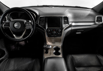 Подержанный автомобиль Jeep Grand Cherokee 2013 года (14 фото)