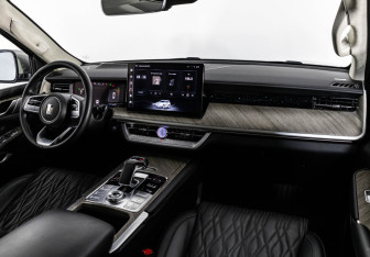 Подержанный автомобиль Tank 500 2023 года (12 фото)