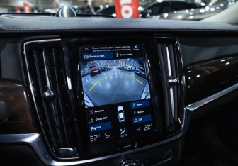 Подержанный автомобиль Volvo S90 2018 года (28 фото)