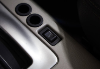 Подержанный автомобиль Nissan Patrol 2003 года (18 фото)