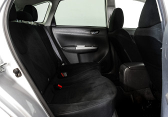 Подержанный автомобиль Subaru Impreza Hatchback 2008 года (15 фото)