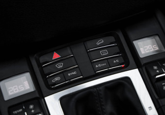 Подержанный автомобиль Porsche Macan 2016 года (19 фото)