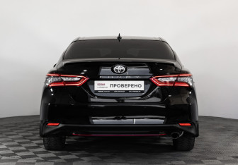 Подержанный автомобиль Toyota Camry Sedan 2021 года (7 фото)