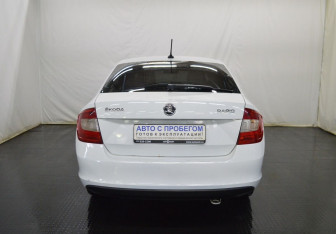 Подержанный автомобиль Skoda Rapid Liftback 2017 года (6 фото)