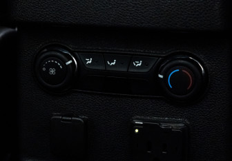 Подержанный автомобиль Ford Explorer 2012 года (25 фото)