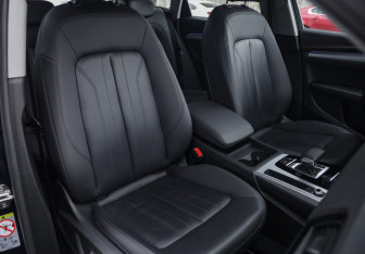 Подержанный автомобиль Audi Q5 2021 года (28 фото)