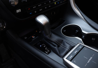 Подержанный автомобиль Lexus RX 2020 года (11 фото)