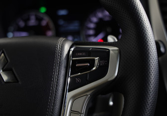 Подержанный автомобиль Mitsubishi Pajero Sport 2019 года (11 фото)