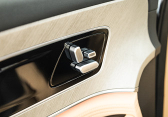 Подержанный автомобиль Jaecoo J8 2024 года (28 фото)