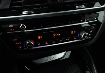Подержанный автомобиль BMW X4 2019 года (18 фото)
