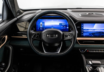 Подержанный автомобиль Geely Monjaro 2021 года (16 фото)