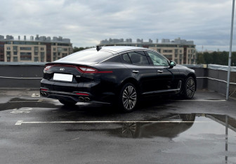 Подержанный автомобиль Kia Stinger 2018 года (7 фото)