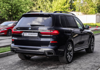 Подержанный автомобиль BMW X7 2019 года (6 фото)