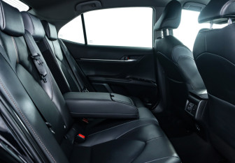 Подержанный автомобиль Toyota Camry Sedan 2018 года (20 фото)