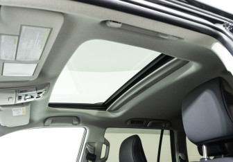 Подержанный автомобиль Toyota Land Cruiser Prado 2018 года (15 фото)