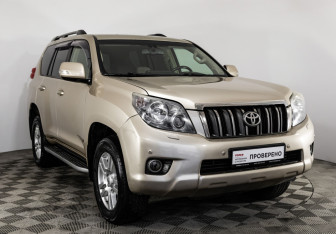 Подержанный автомобиль Toyota Land Cruiser Prado 2010 года (3 фото)