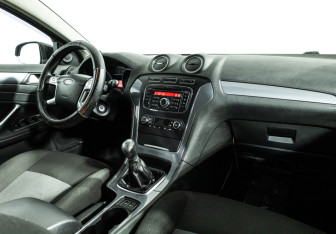 Подержанный автомобиль Ford Mondeo Sedan 2014 года (9 фото)